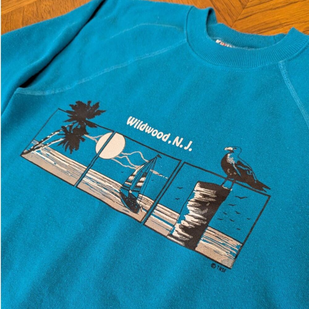 Vintage Hanes Wildwood NJ Sweatshirt Turquoise Teal Raglan Crewneck USA Small - Picture 3 of 6